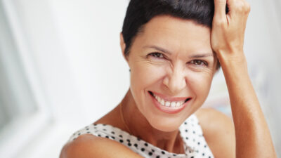 ¿Cómo afecta la menopausia a la salud bucodental?