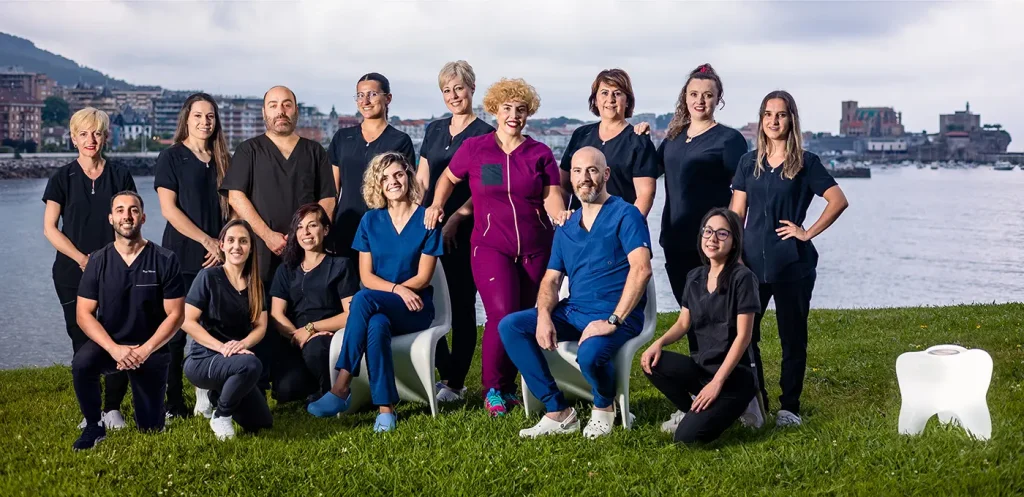 El equipo de la Clínica Dental Bayo Martín